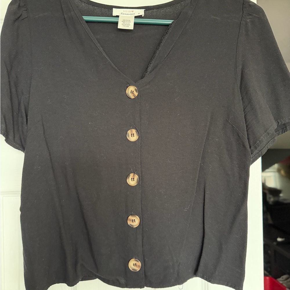 URBAN Romantics Black Button-Front V-Neck Short Sleeve Top